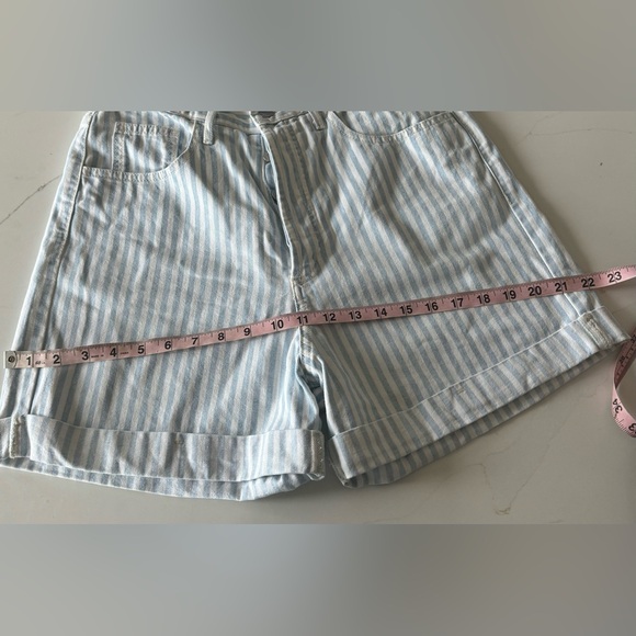 RARE 90s vintage Guess high waisted stripe shorts - Picture 16 of 16